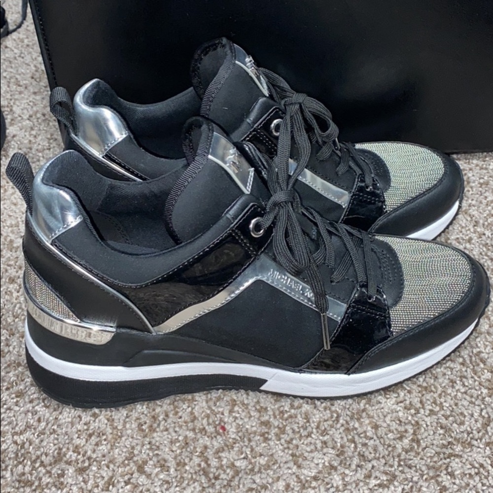 Michael Kors Georgie Trainers Size 7.5 M